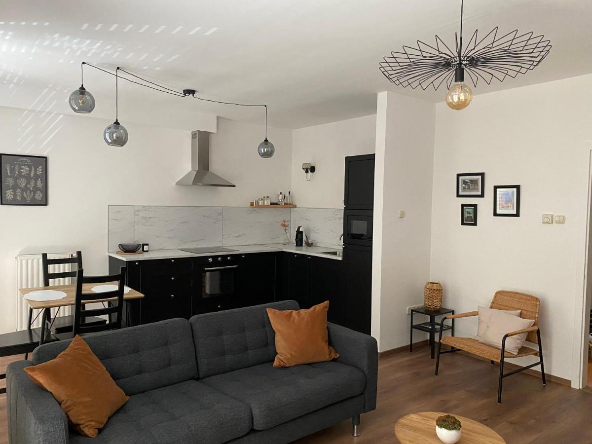 Sziget Apartment Gyor Exterior photo
